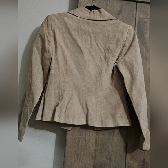 Anne Klein vintage suede 100% leather light tan blazer. Size PS - Picture 7 of 9